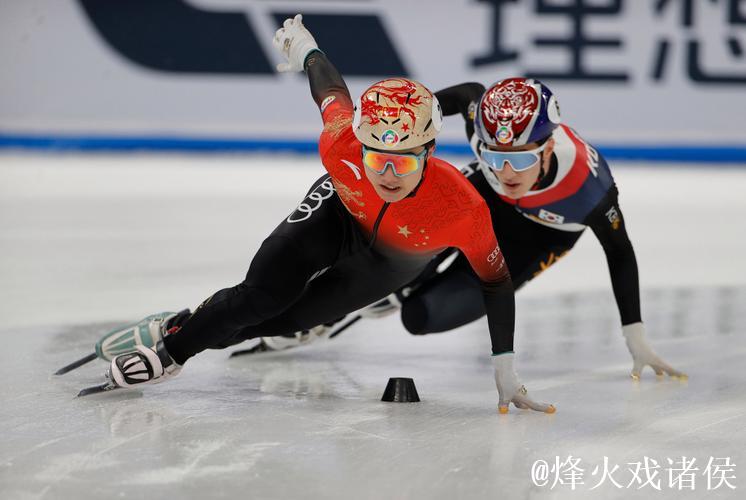 短道世巡赛-中国队头名晋级男子5000米接力半决赛 短道世巡赛-中国队头名晋级男子5000米接力半决赛